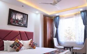 Skymax Hotel
